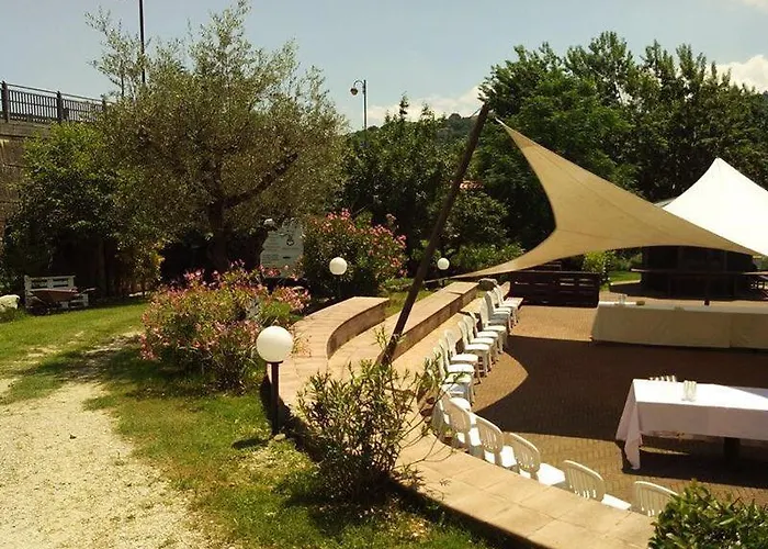 فندق Vomano Montorio al Vomano